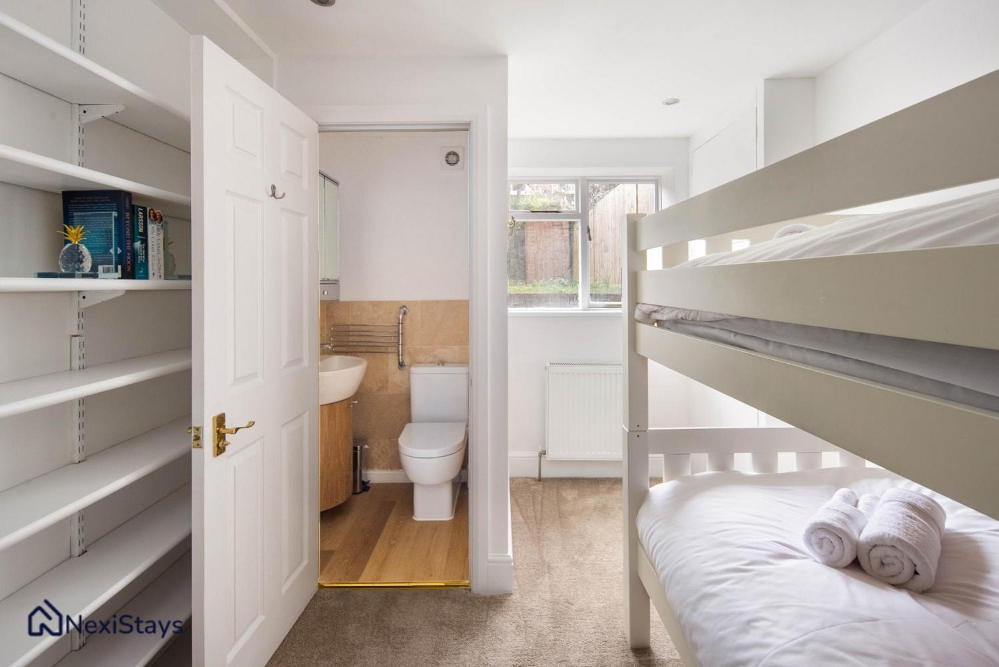 شقة 10 Mins Walk To The Oval, The Kennington Retreat لندن المظهر الخارجي الصورة